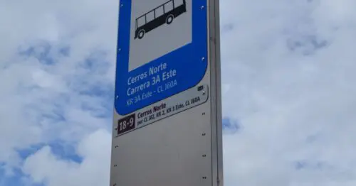 PARADERO SITP BARRIO CERROS NORTE CARRERA 3A ESTE  483A01